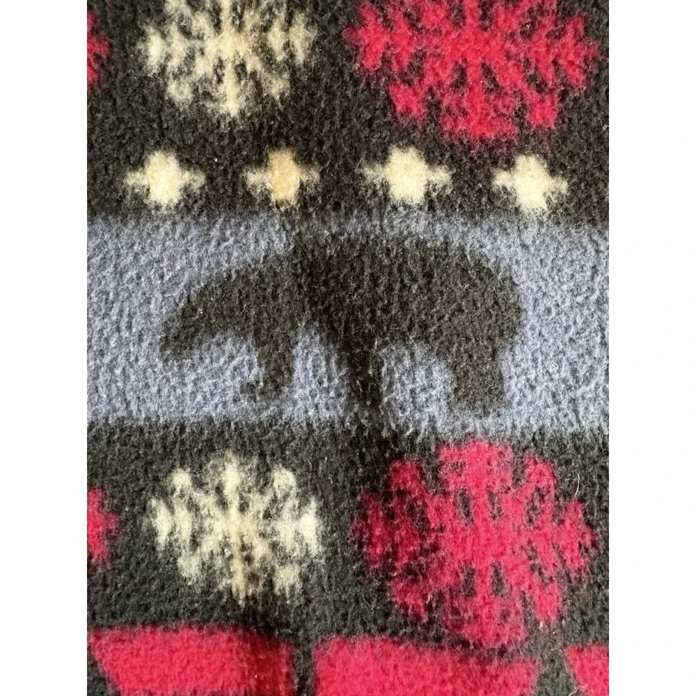 Cuddle Wrap Wearable Zip Snap Stadium Blanket Bear Silhouette Snowflakes EUC